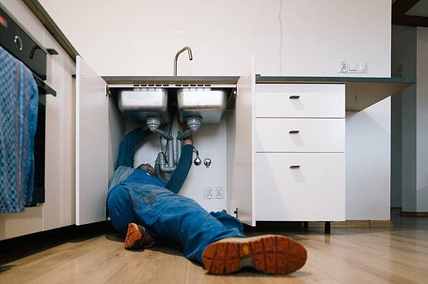 Professional Emergency Plumber technician working in Allendale, MI